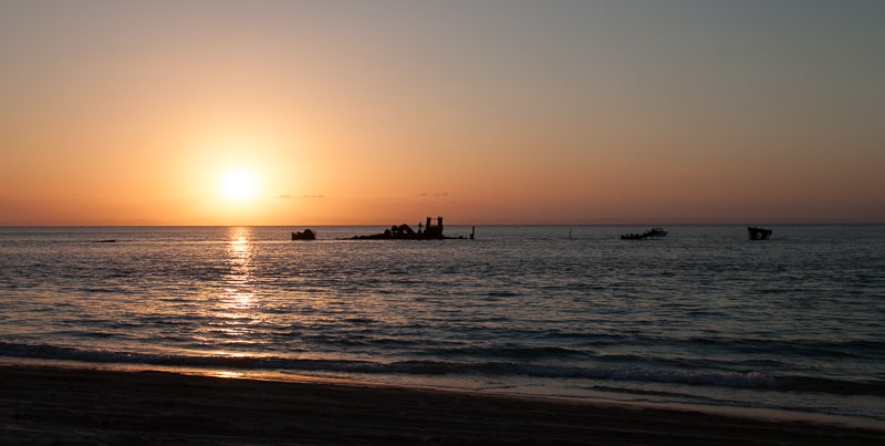 Die Tangalooma Wracks im Licht des Sonnenuntergangs