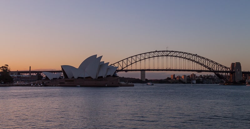 Die Harbour Bridge im Sonnenuntergang