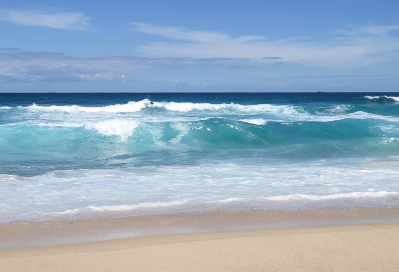 Wunderbare Wellen zum Surfen