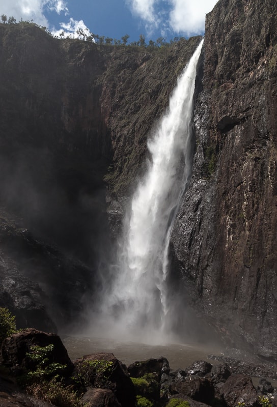 Aussicht vom Fuße des Wasserfalls