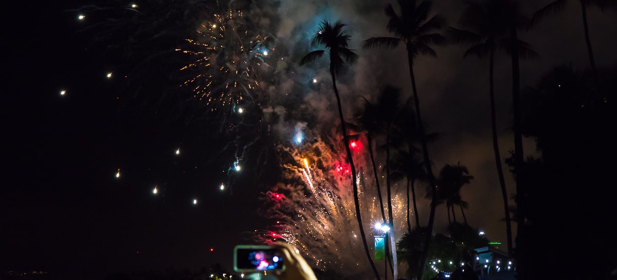 Hawaiianisches Feuerwerk am Hilton Hotel in Honoulul
