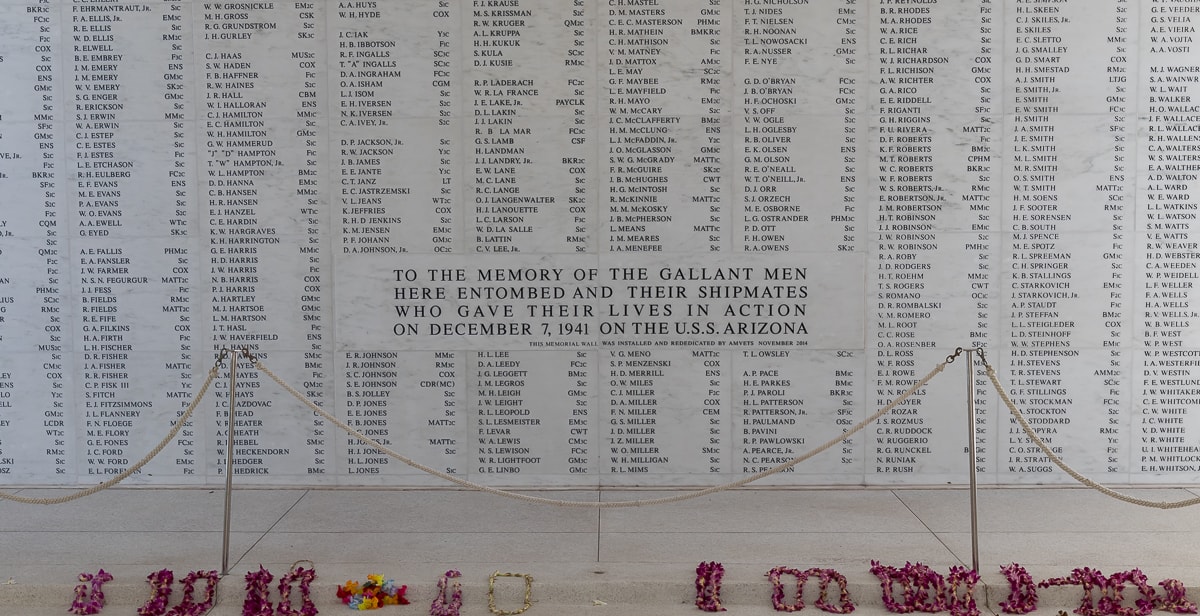 Gedenkttafel auf der USS Arizona