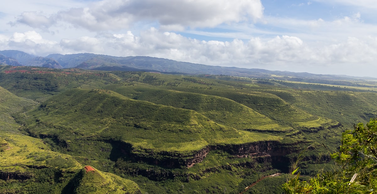 Waimea Canyon bei Sonnenschein