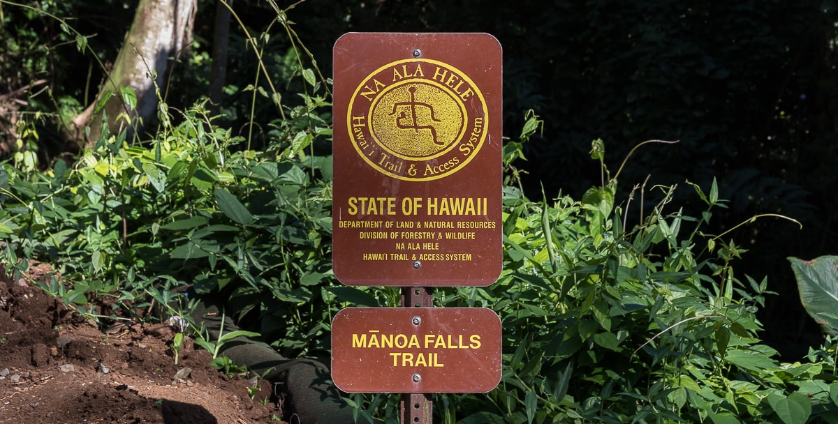 Wegweiser bei den Manoa Falls