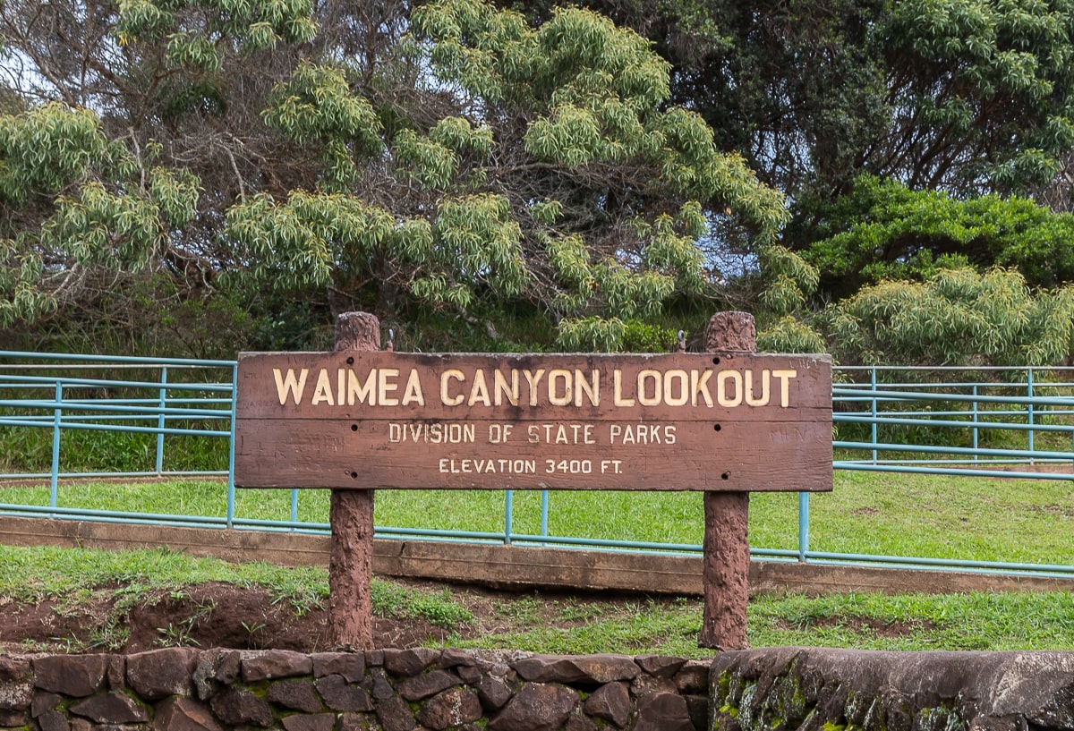Schild am Waimea Canyon Lookout