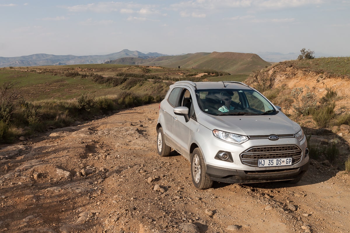 Ford Eco Sport auf Schotterstraße