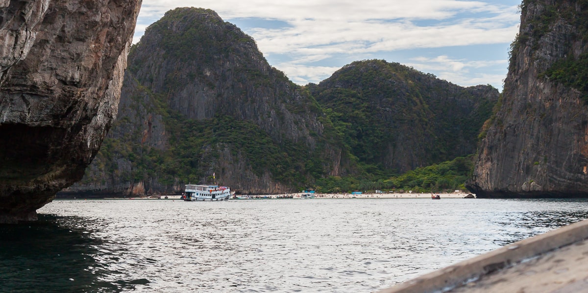 Der erste Blick auf die Maya Bay und den gleichnamigen Strand